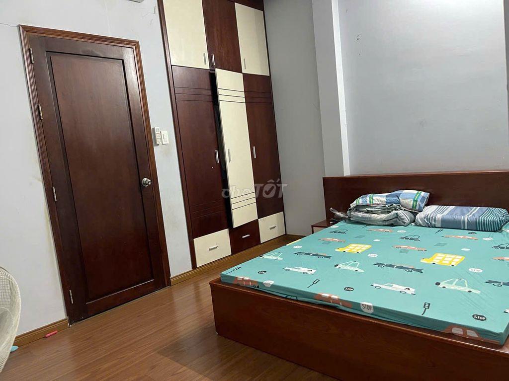Bán nhà phố quân 12