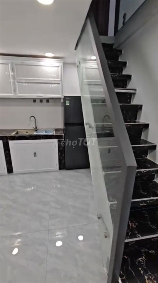 BÁN NHÀ GẦN NGÃ BA ĐÔNG QUANG