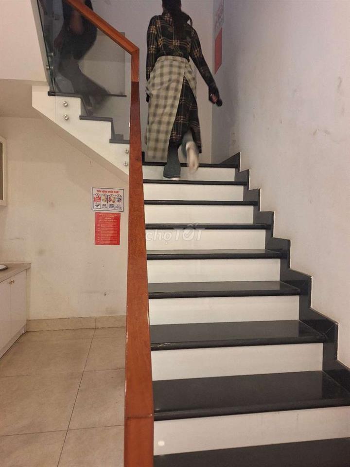 NHÀ 8×22  MT TÔ KÝ. 2 LẦU