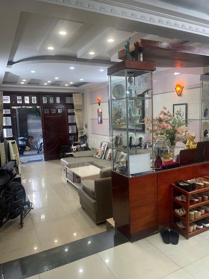 Biệt thư trung tân sát sân bay Tân Sơn Nhất 