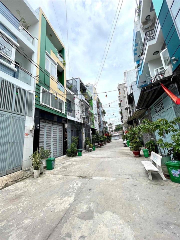 Nhà ngay Ngã 4 Ga- Hẻm 7m- Đẹp Giá ổn áp