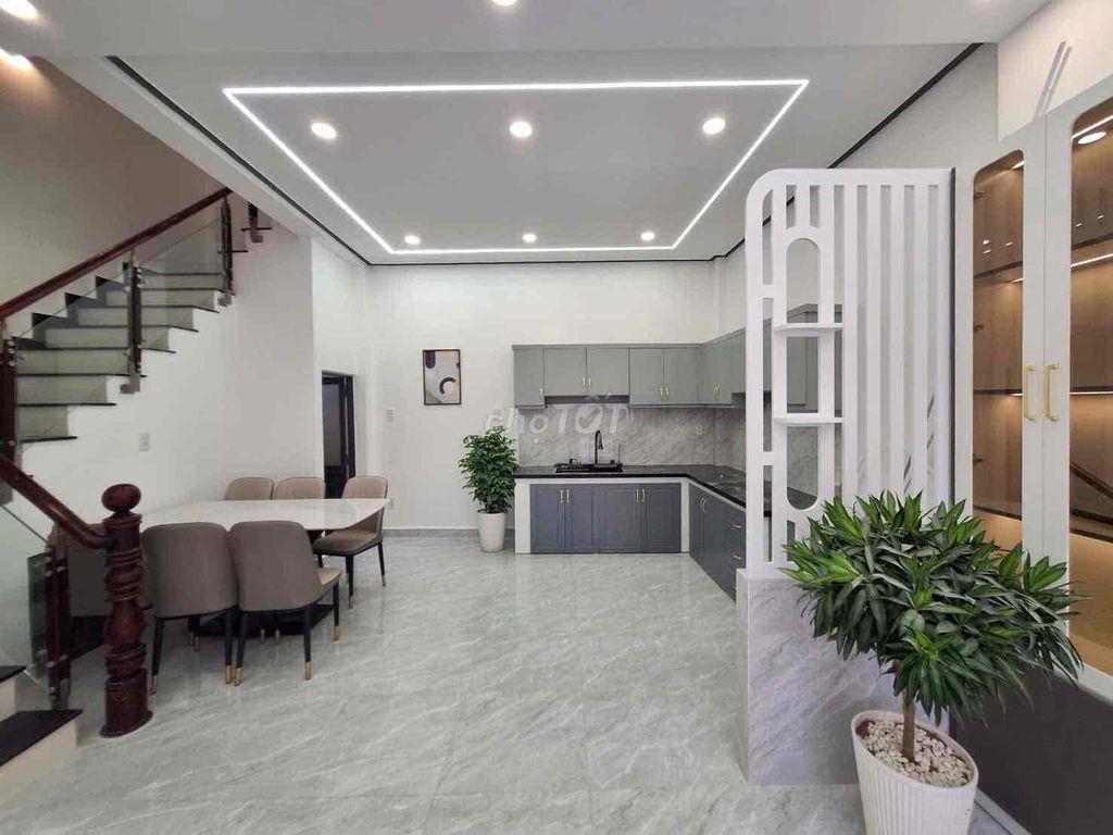 Nhà 2 lầu thông kinh doanh Tô Ngọc Vân