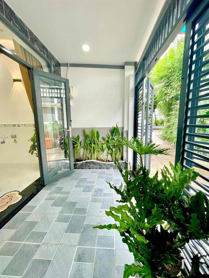 Nhà đẹp thông xe hơi Thạnh Xuân 24