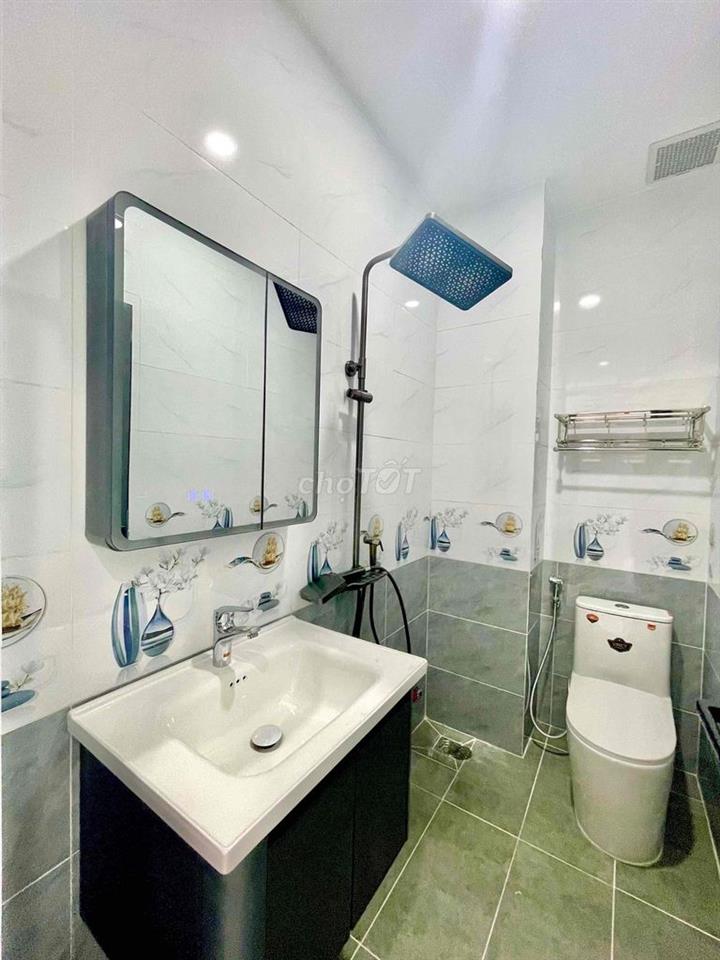 Nhà 1/ ngắn đường thông xe tải Thạnh Xuân 22