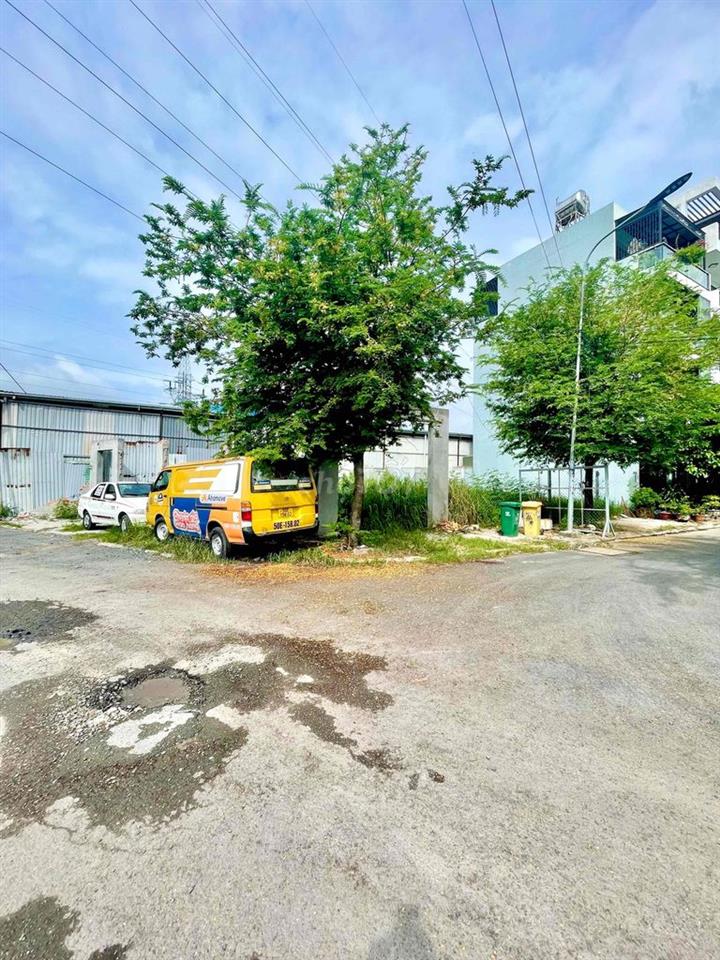 Lô góc mặt tiền Thạnh Lộc 15
