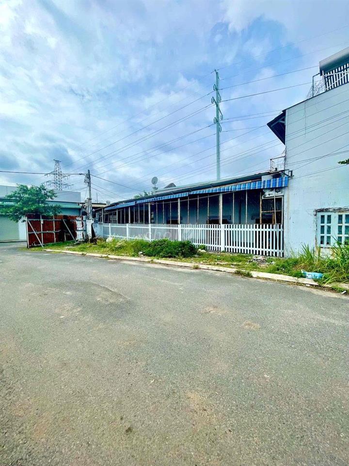 Đất khu phân lô có công viên Tô Ngọc Vân