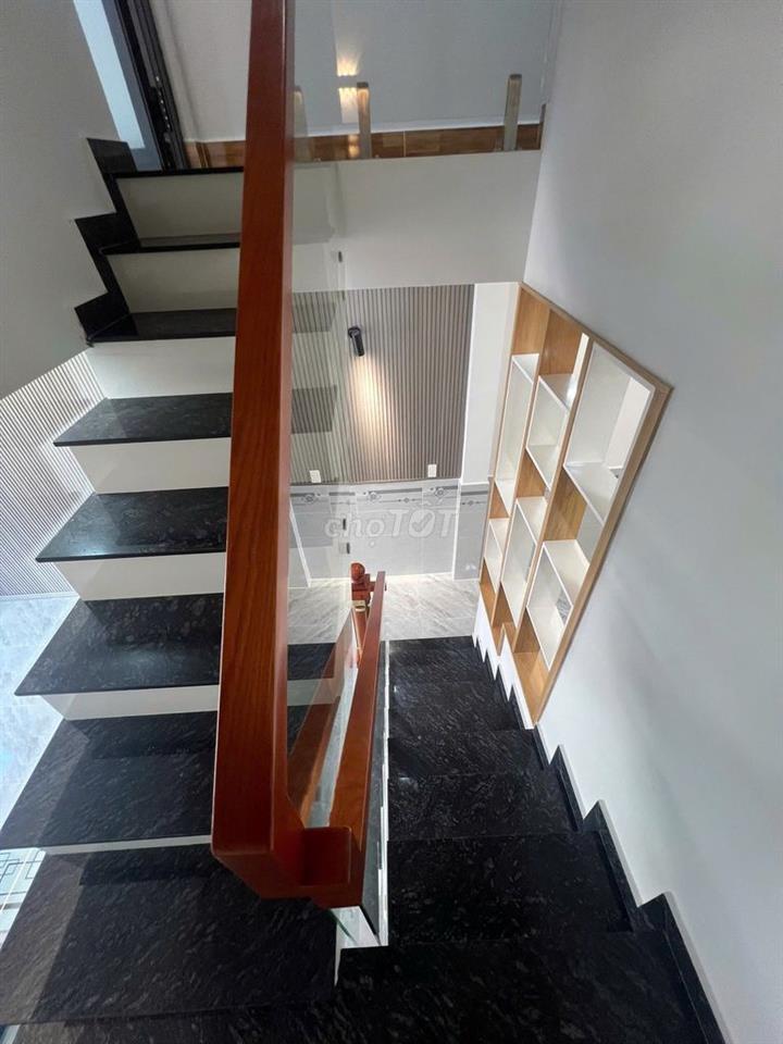 NHÀ ĐẸP XÂY MỚI LÊ VĂN KHƯƠNG, CÁCH CHỢ THIẾC 200M !!!
