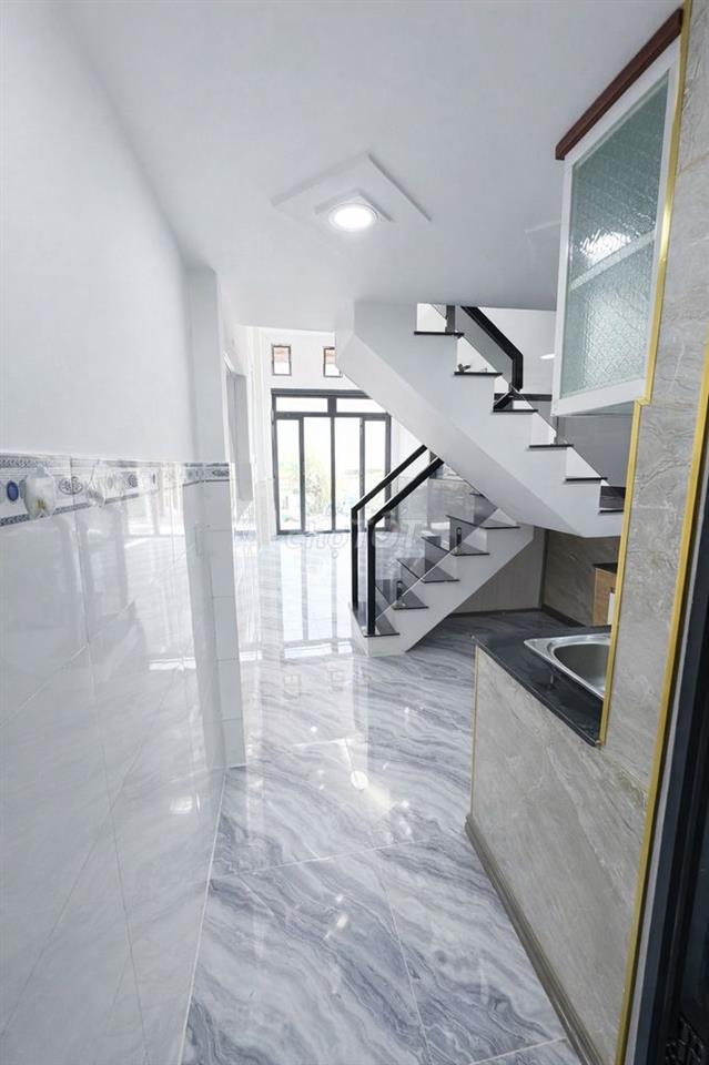 BÁN NHÀ LÊ VĂN KHƯƠNG NGAY CHỢ THIẾC QUẬN 12 !!!
