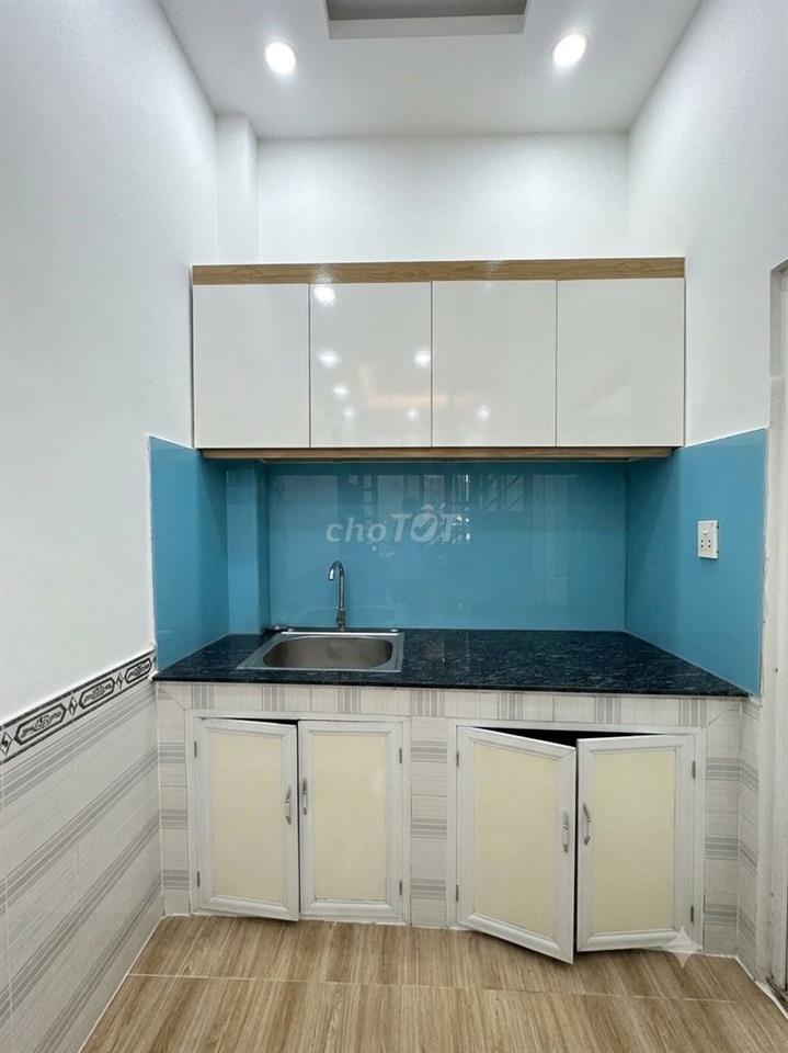 NHÀ MỚI XÂY NGAY SIÊU THỊ METRO, CÁCH GÒ VẤP CHỈ 500M !!!