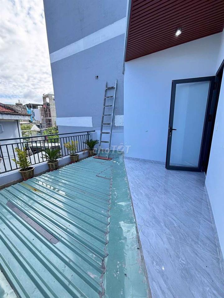 Nhà mới huỳnh thị hai