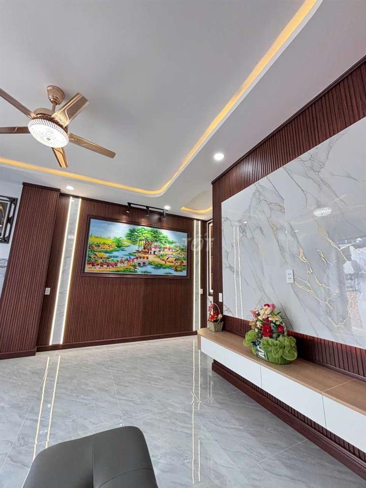 Nhà mới huỳnh thị hai