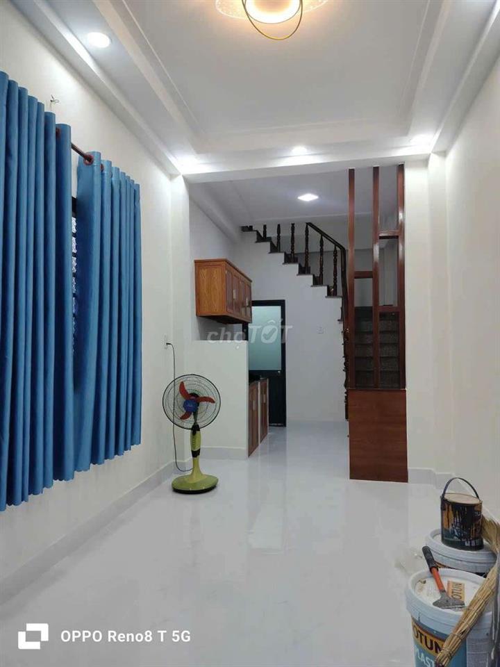 cần bán nhà tx13 ngay chung cư đông đúc 
