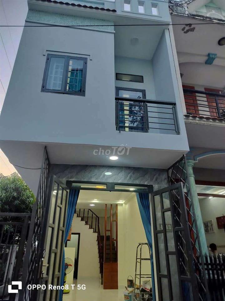 cần bán nhà tx13 ngay chung cư đông đúc 