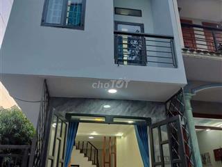 cần bán nhà tx13 ngay chung cư đông đúc 