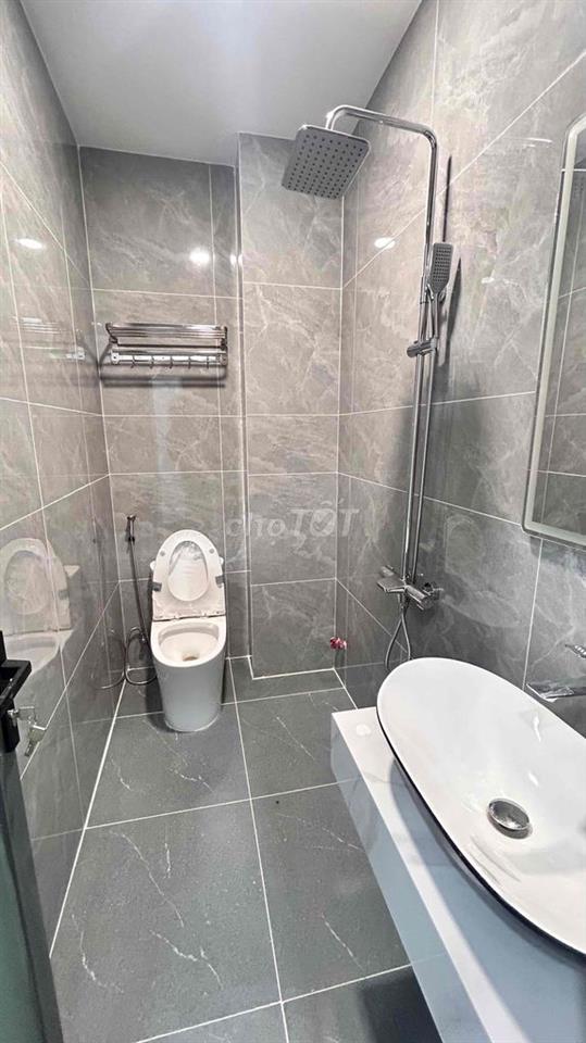 hơn 7 đồng có căn mặ tiền-vừa ở vừa kdbuon bán-dg 8m thông.quận 12