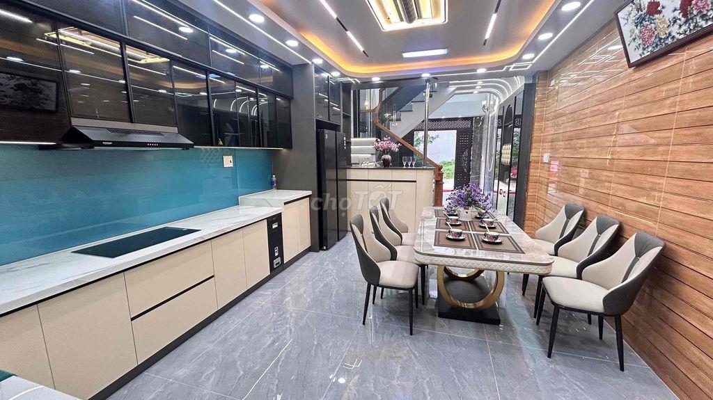 hơn 7 đồng có căn mặ tiền-vừa ở vừa kdbuon bán-dg 8m thông.quận 12
