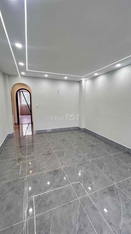 hơn 7 đồng có căn mặ tiền-vừa ở vừa kdbuon bán-dg 8m thông.quận 12