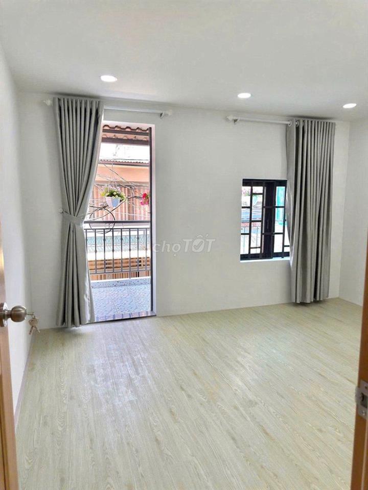 Nhà Q12 giá 1ty290tr , sổ chung