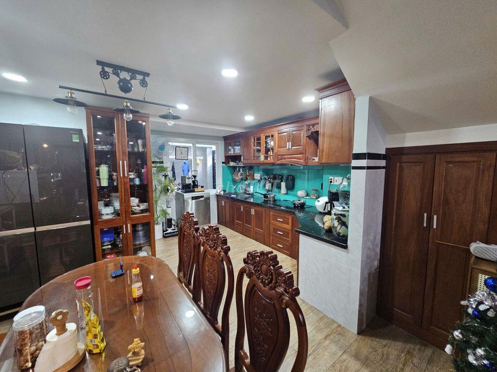 Nhà ở 2mặt tiền