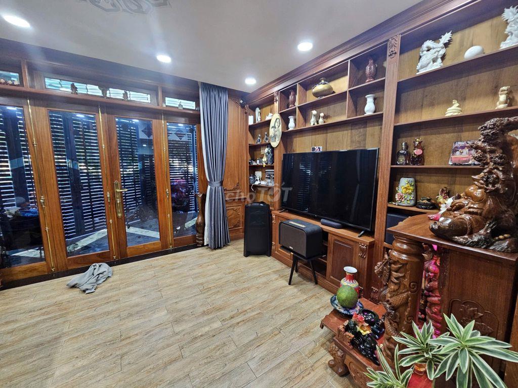 Nhà ở 2mặt tiền
