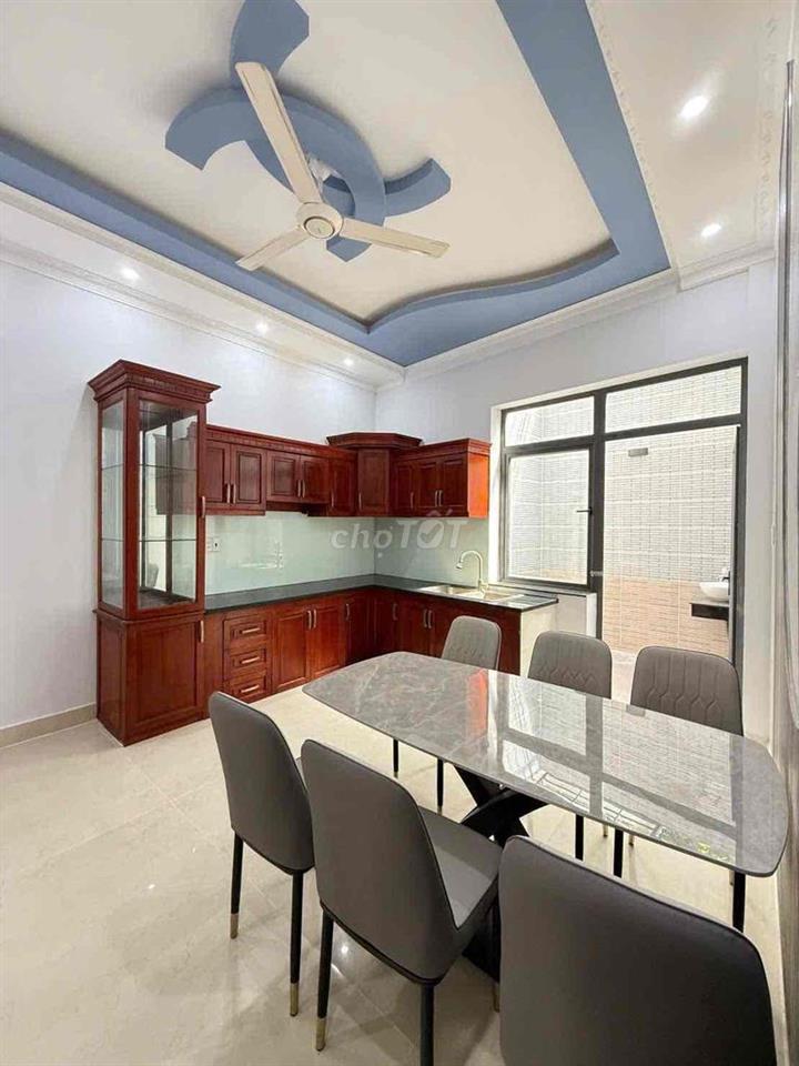 Cần Bán Nhà Đẹp 1 trệt 3 lầu 65m2  Q12 Giá Rẻ