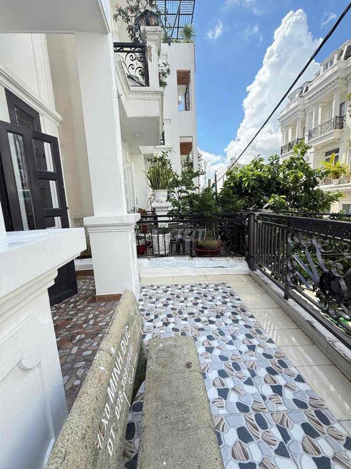 Cần Bán Nhà Đẹp 1 trệt 3 lầu 65m2  Q12 Giá Rẻ