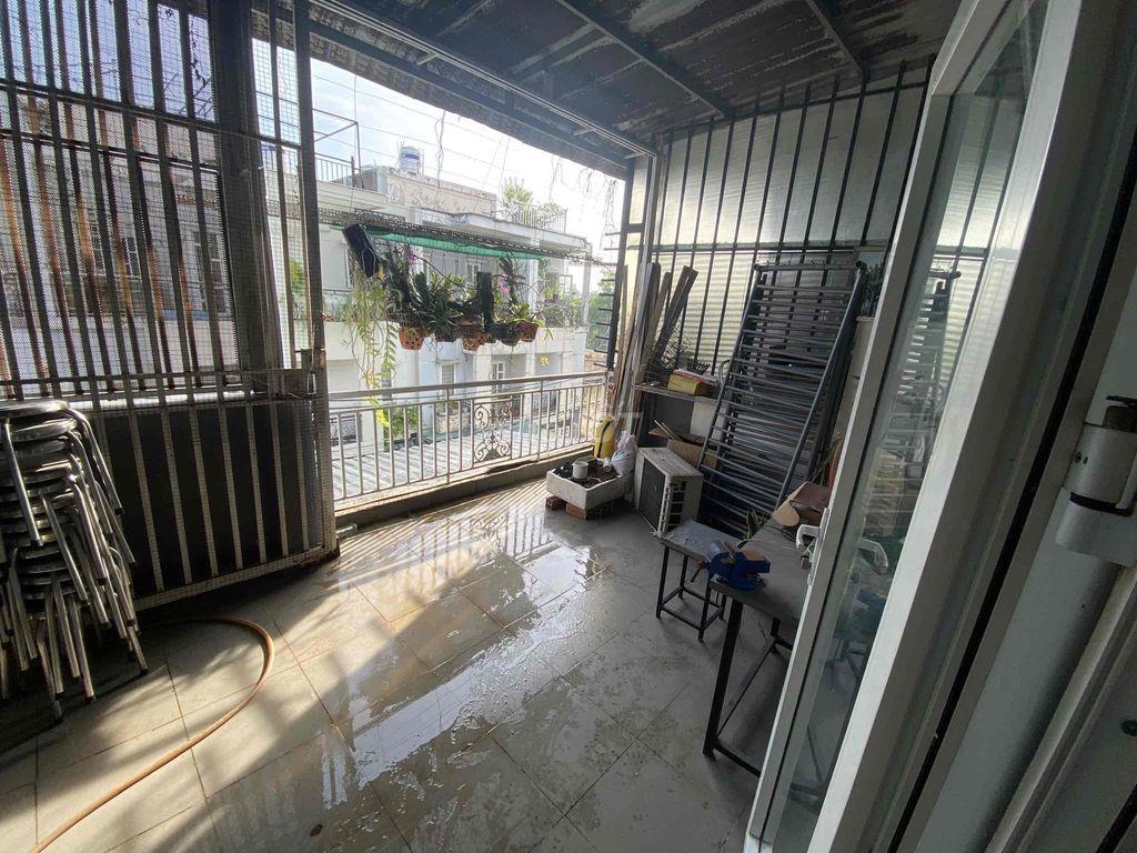 Nhà hẻm xe hơi