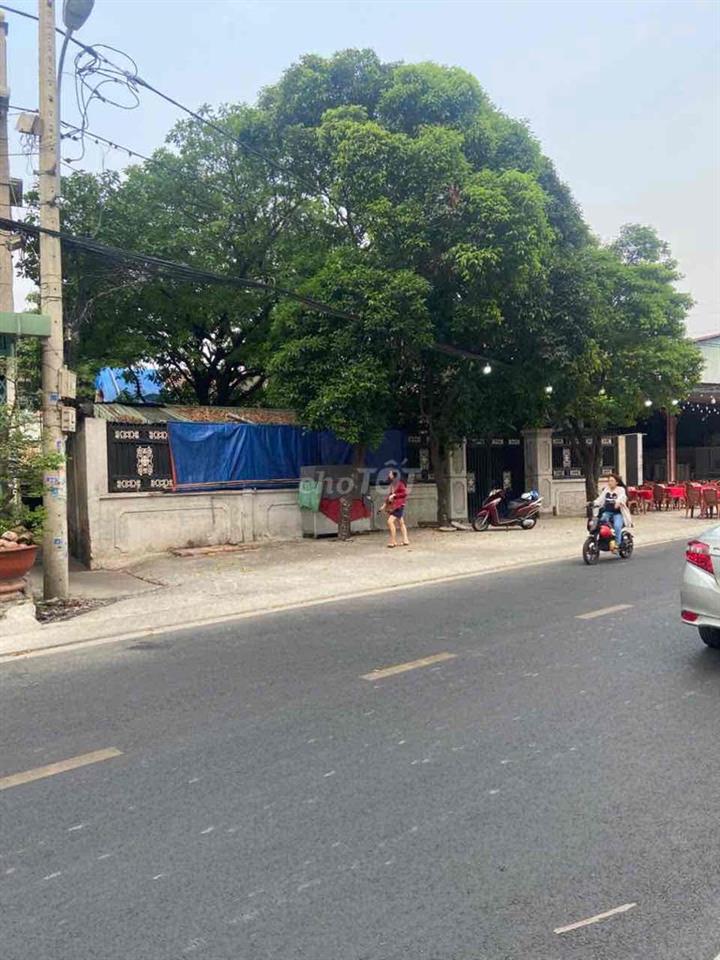 Chinh chu Bán gấp nhà sát công viên phần mềm quang trung,