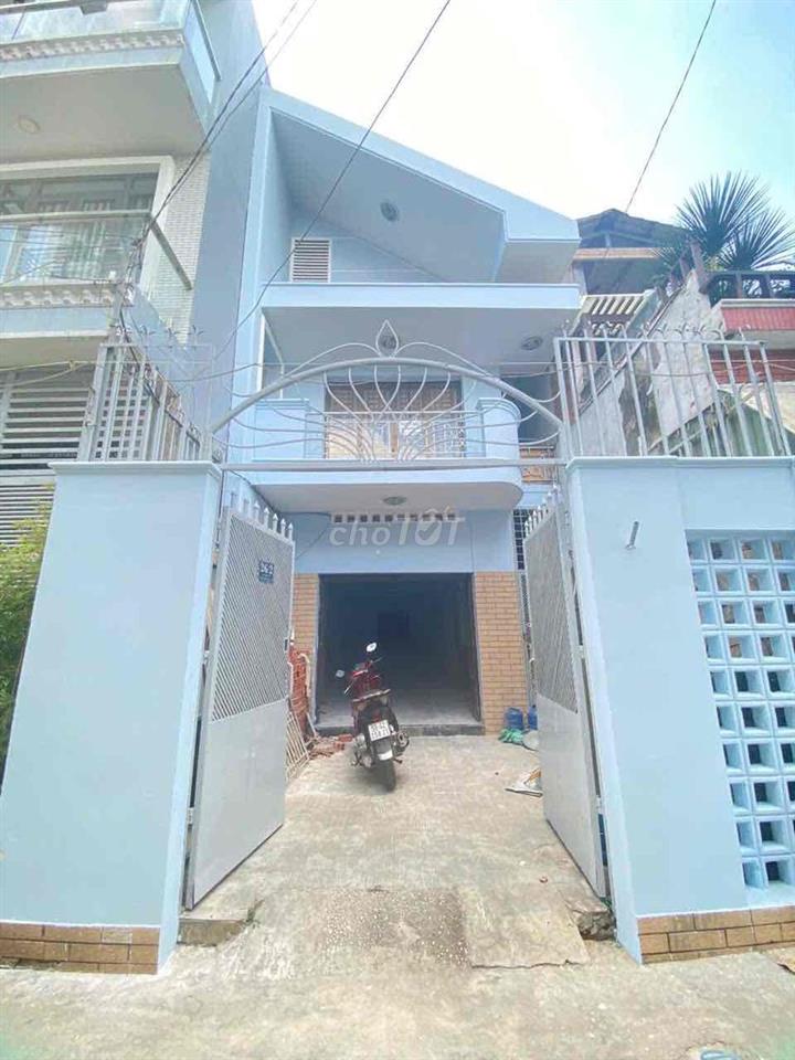Nhà hẻm xe hơi vào tới sân quận 12