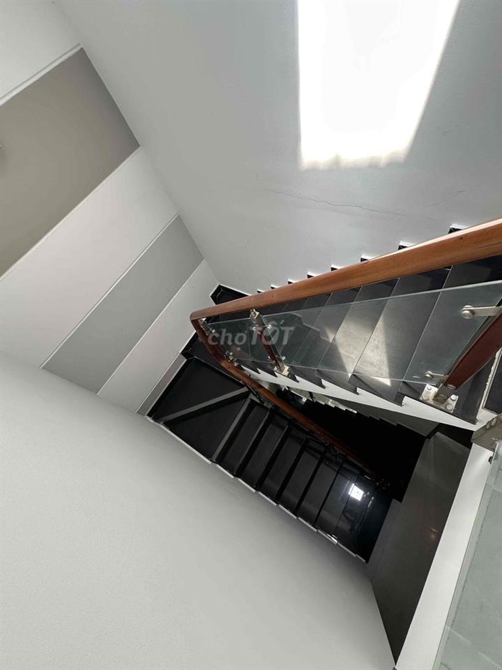 Nhà kiên cố 1/ Lê Thị Riêng 1 trệt 2 lầu