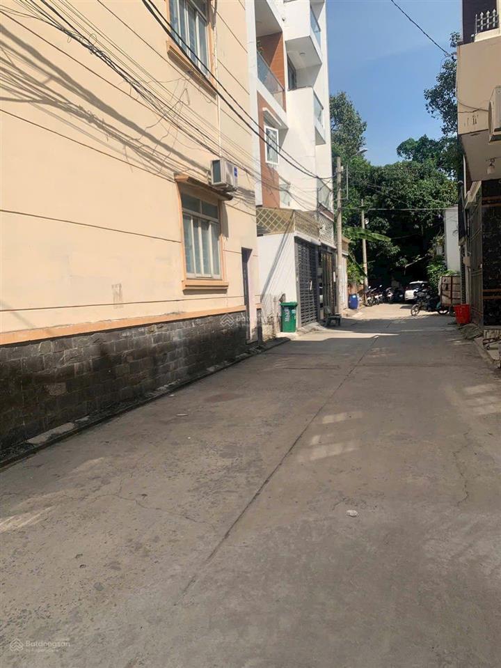 Bán lô đất 100m2 ngay vincom lê văn việt giá 6,8 tỷ