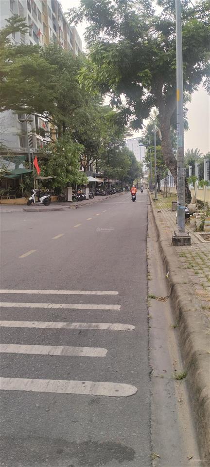 Bán lô đất 105m2 mặt đường d1, man thiện, hiệp phú giá 9 tỷ