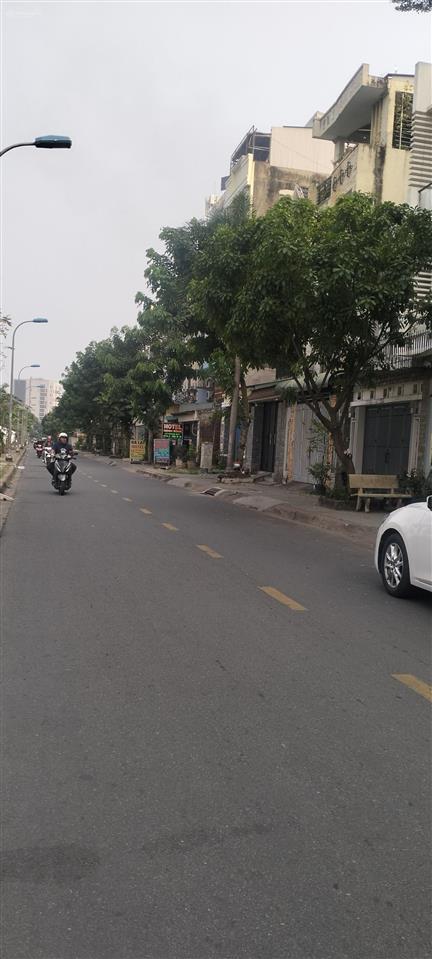 Bán lô đất 105m2 mặt đường d1, man thiện, hiệp phú giá 9 tỷ