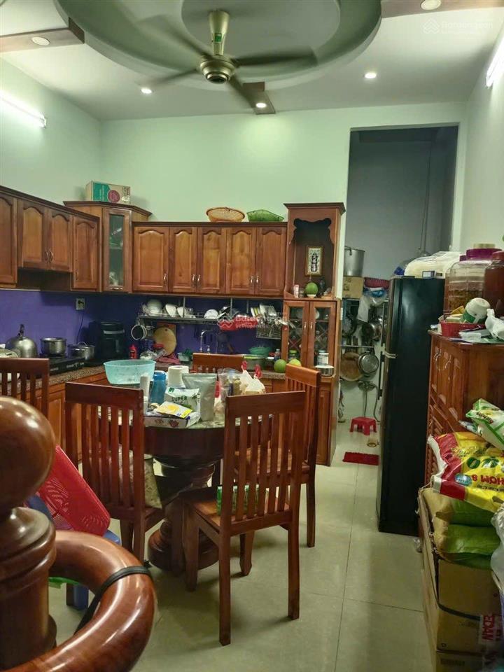 Bán nhà 1 trệt 3 lầu đường đình phong phú giá 9 tỷ