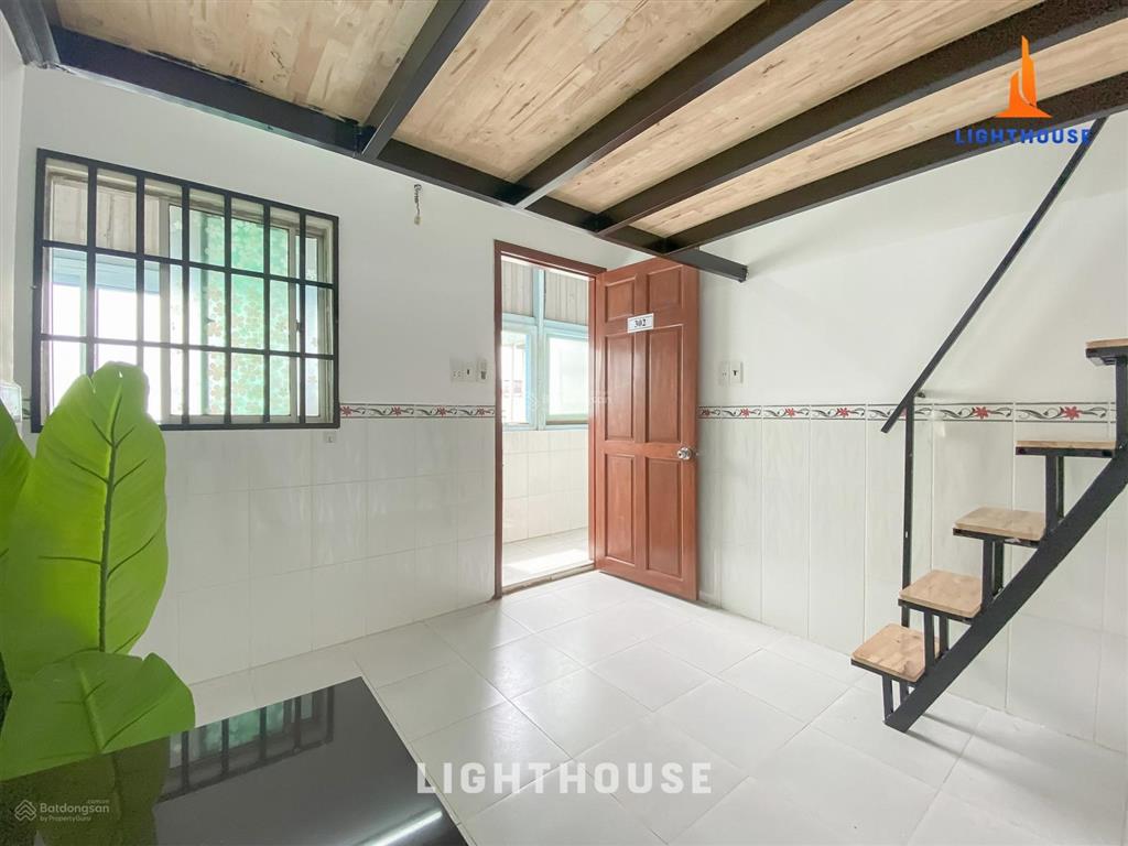 Căn phòng cho thuê nội thất cơ bản gần q1, cầu chữ y