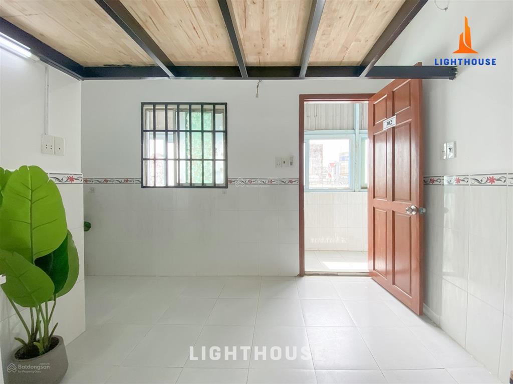 Căn phòng cho thuê nội thất cơ bản gần q1, cầu chữ y