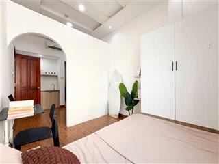 Studio full nội thất tách bếp gần etown & sân bay