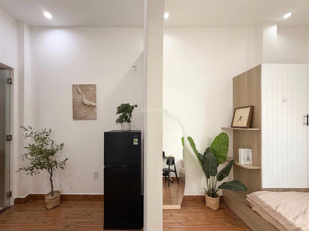 Studio full nội thất tách bếp gần etown & sân bay