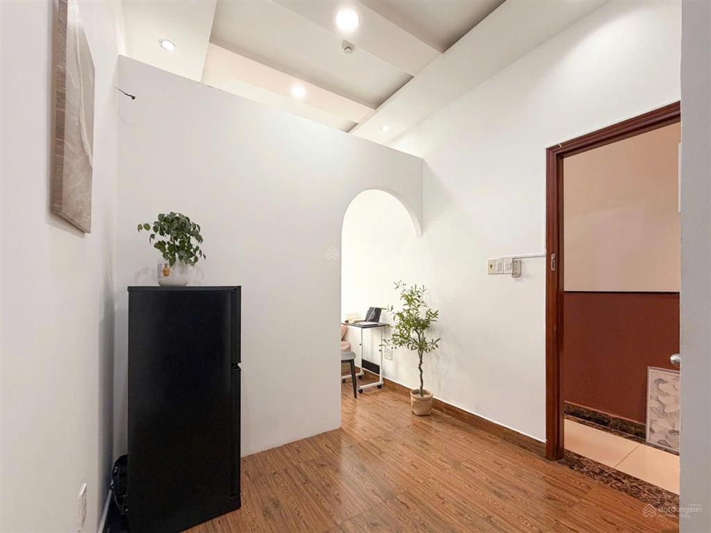 Studio full nội thất tách bếp gần etown & sân bay