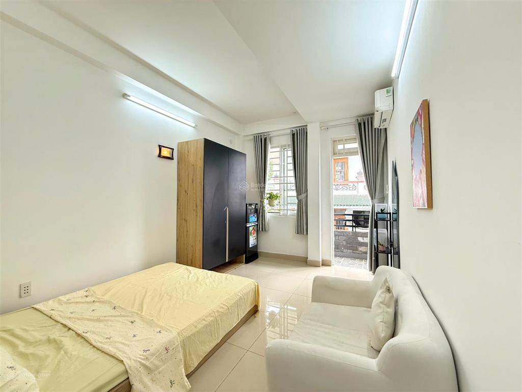 Studio ban công + tách bếp ngay đh công nghiệp tp.hcm