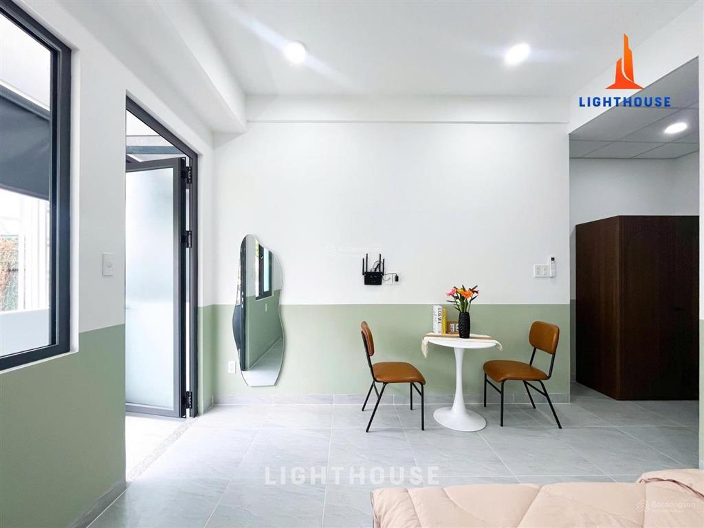 Căn studio ban công siêu thoáng full nội thất trung tâm quận 2