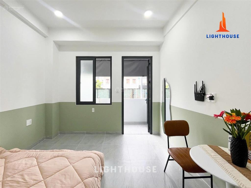 Căn studio ban công siêu thoáng full nội thất trung tâm quận 2