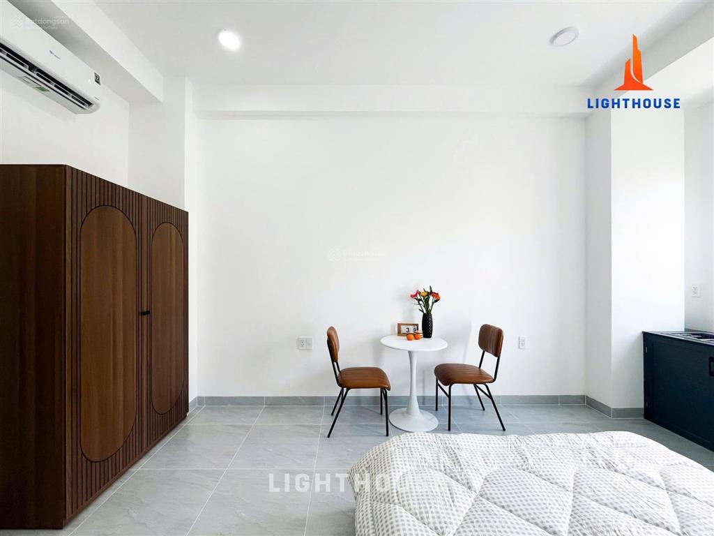 Căn studio ban công siêu thoáng full nội thất trung tâm quận 2