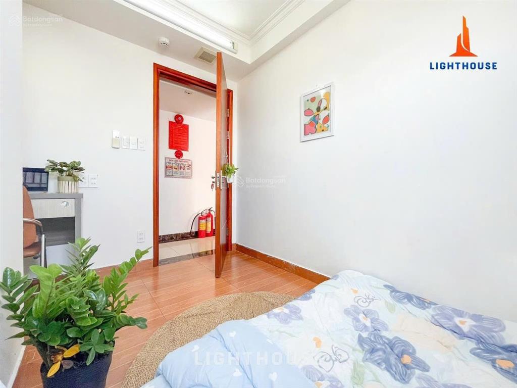 Studio ngay cộng hòa  đường c18 ban công riêng, không gian thoáng