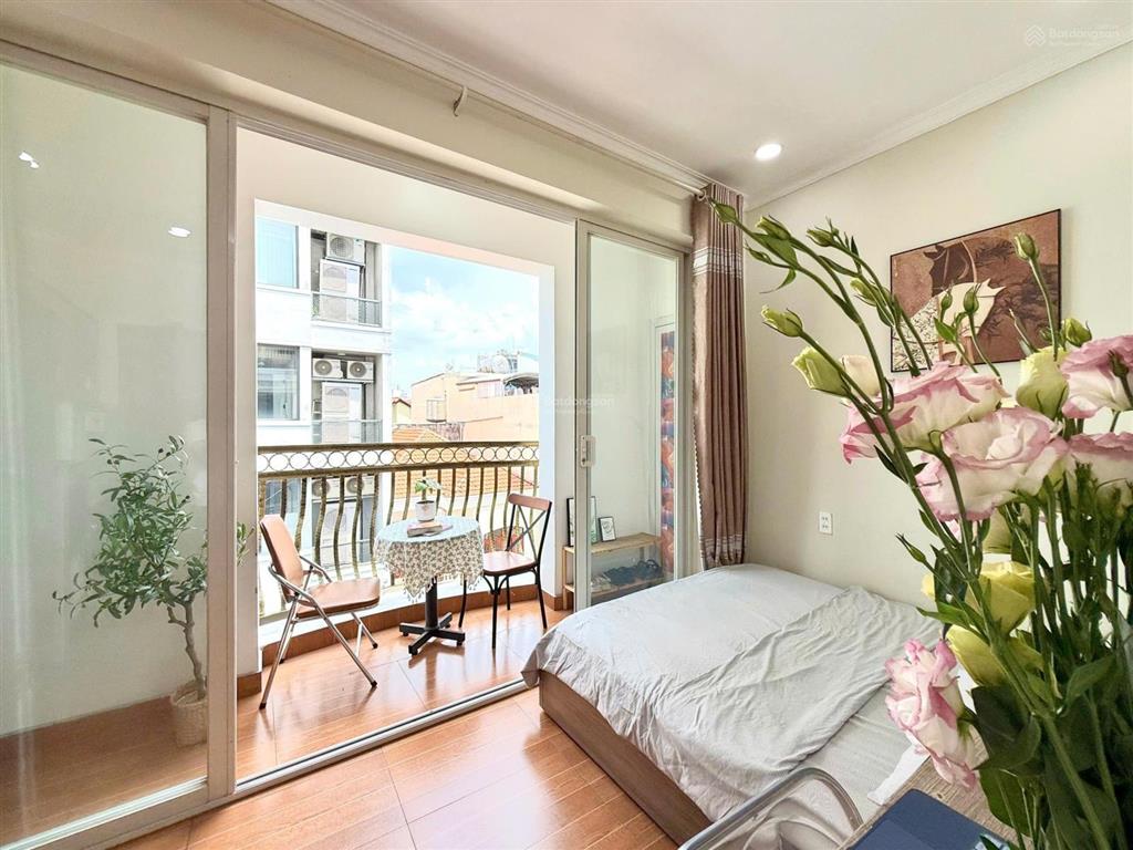 Studio ngay cộng hòa  đường c18 ban công riêng, không gian thoáng