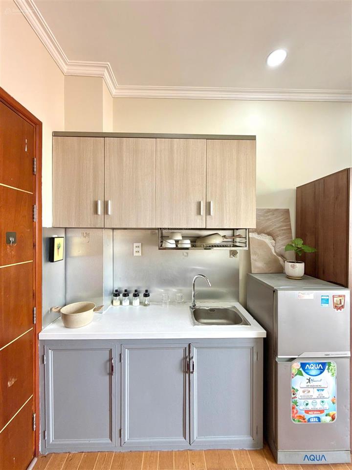 Studio ngay cộng hòa  đường c18 ban công riêng, không gian thoáng