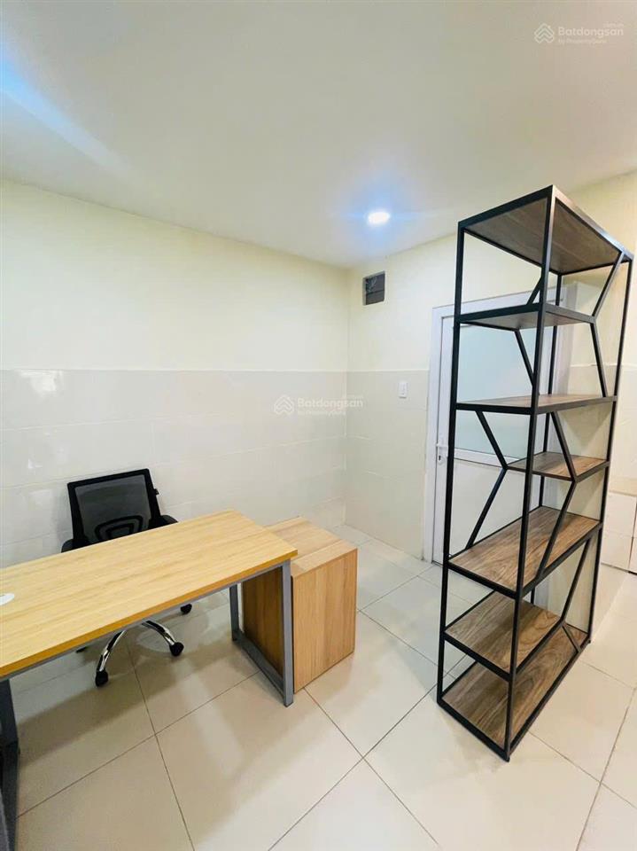 Văn phòng tầng trệt quận 2  11tr/tháng