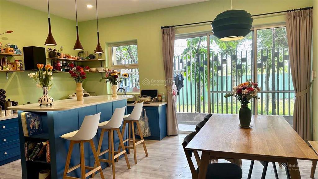 Chính chủ cho thuê nhà phố compound palm residence quận 2, dt 6x17m, 1 trệt 2 lầu, 4pn, giá 40tr