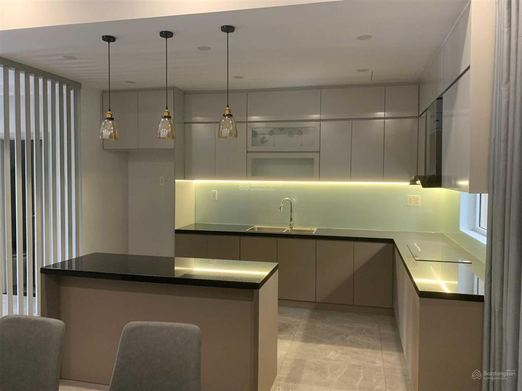 Chính chủ cho thuê nhà phố compound palm residence quận 2, dt 6x17m, 1 trệt 2 lầu, 4pn, giá 40tr
