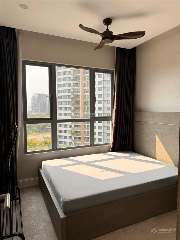 Kẹt tiền bán gấp ch palm heights, 2pn80m2, tầng 8, view sông hồ bơi, sẵn có hđ thuê. 0937 163 ***